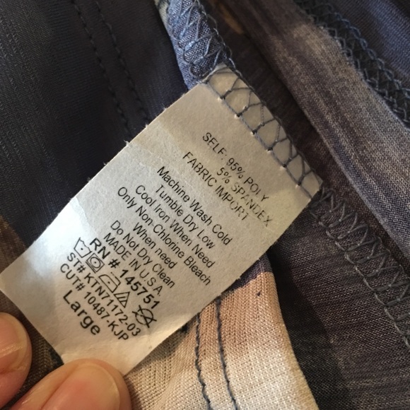 NWT ⭐️ dusty blue top ⭐️ - Picture 6 of 6